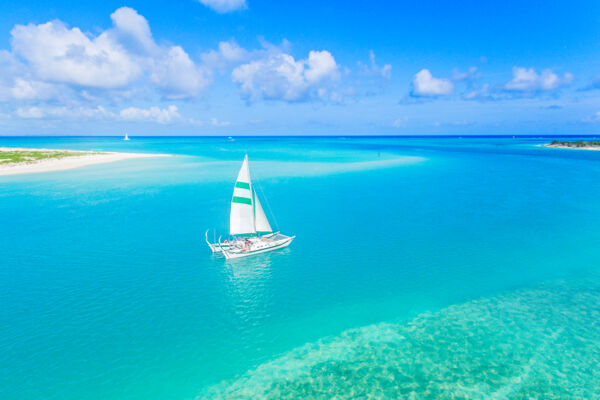 Sailboat charter in Turks and Caicos