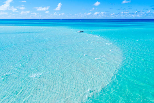 Sandbars at Sandy Point near North Caicos