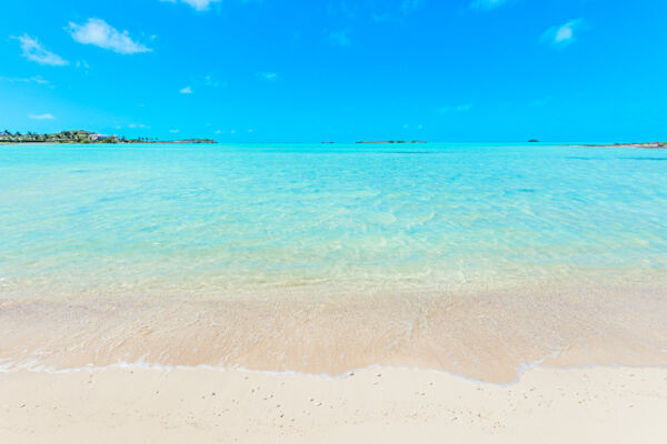 Shallow ocean water at Turtle Tail Beach