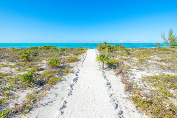 Beach path on North Caicos to Hollywood Beach