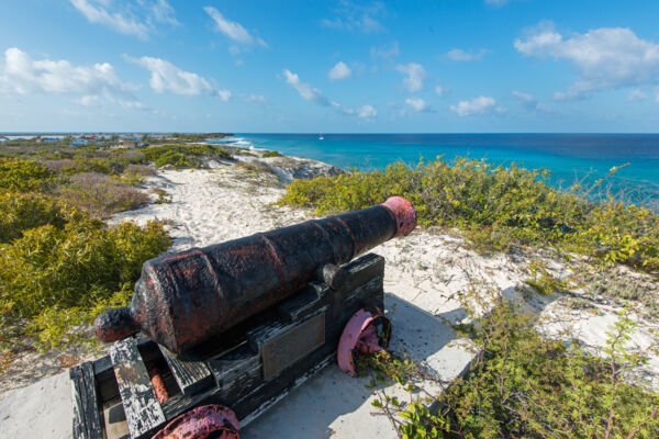 British cast iron cannon at Little Bluff Lookout on Salt Cay