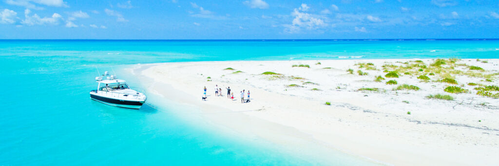 Luxury boat charter at Fort George Cay