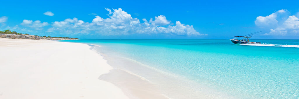 Powerboat tour off of Water Cay Beach