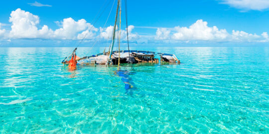 Sloop sailboat wreck in the Caicos Banks