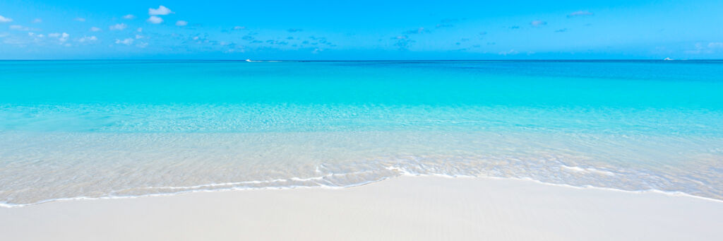 Calm water and beautiful beach at Grace Bay