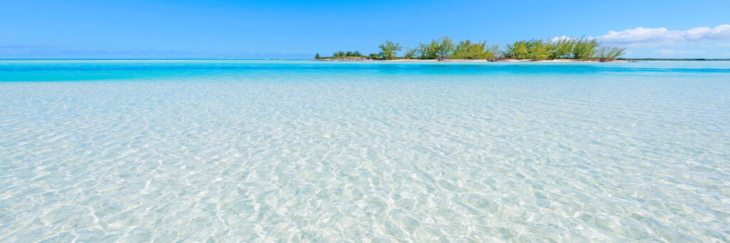 The clear ocean water off of Horsestable Beach and Bay Cay