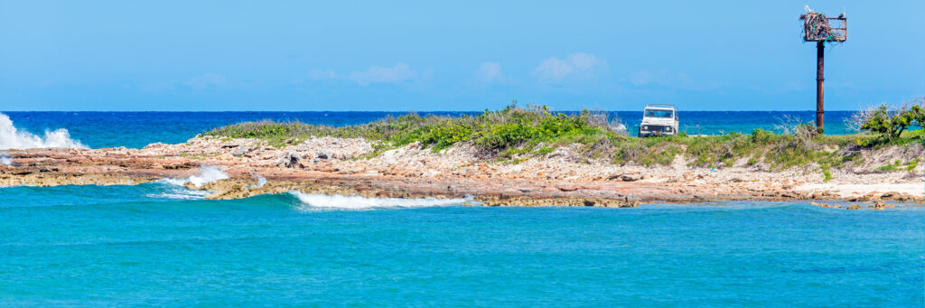 Land Rover Defender at the Northwest Point Marine National Park on Providenciales.