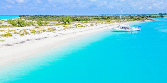 Sailing charter in Turks and Caicos