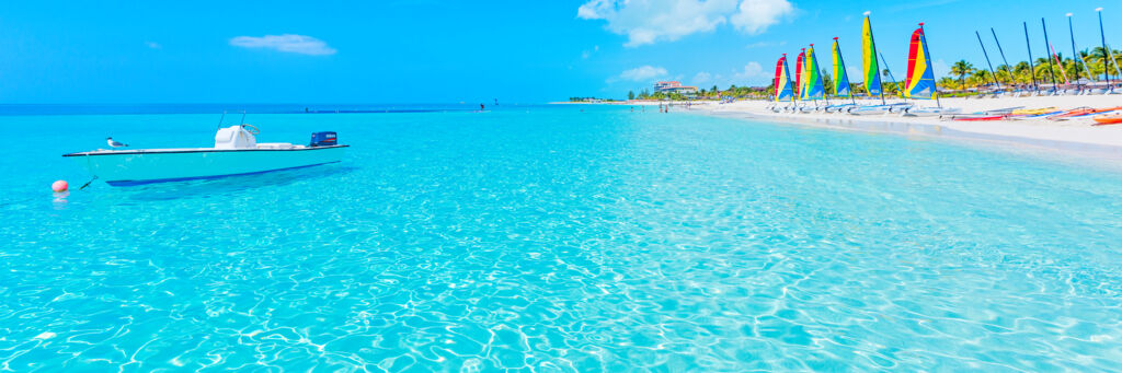 Amazing turquoise water at Grace Bay Beach