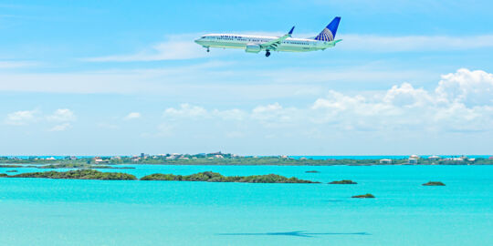 Aircraft approaching PLS airport over Chalk Sound in the Turks and Caicos