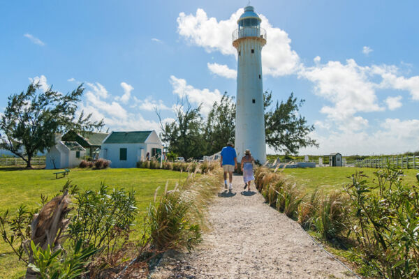 percorso a piedi e il terreno al faro Grand Turk