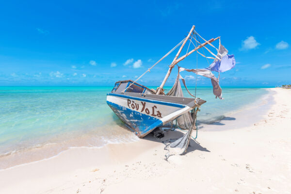 Sloop shipwreck at Bonefish Point, Providenciales.