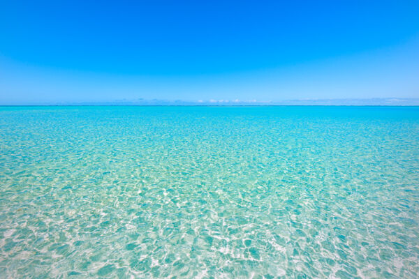 Sparkling turquoise ocean water off Horsestable Beach on North Caicos