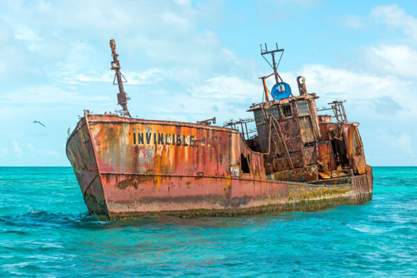 The Invincible shipwreck on the Caicos Banks near Molasses Reef