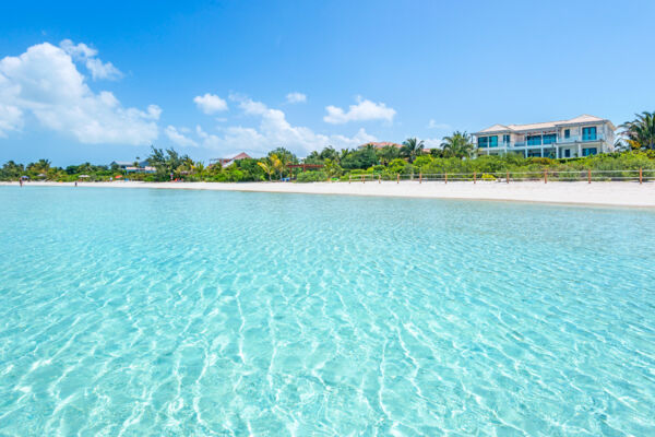 Turquoise and shallow ocean water at Sapodilla Bay Beach on Providenciales