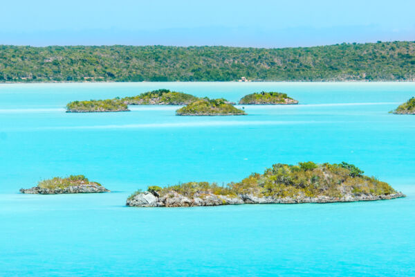 Small islands in the turquoise waters of the Chalk Sound National Park on Providenciales