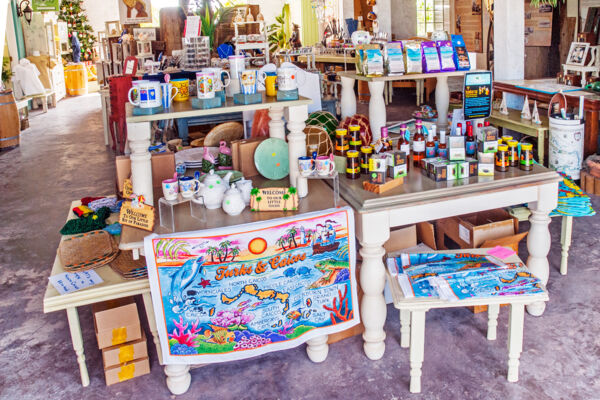 la boutique de souvenirs à la Maison du Sel dans les îles Turques-et-Caïques