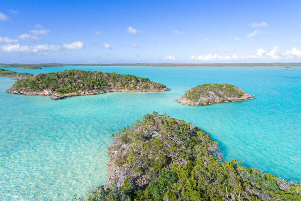 The small islands in the Chalk Sound National Park