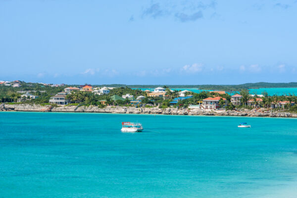 Rental villas and boats at Chalk Sound and Sapodilla Bay on Providenciales