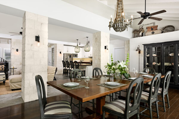 Dining room at Acajou Villa