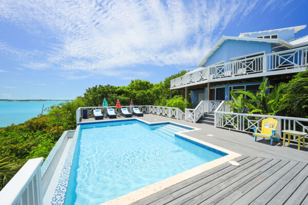 Infinity edge pool