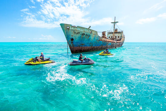 Jet ski tour at shipwreck