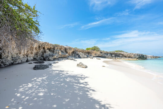 Small beach on Cotton Cay