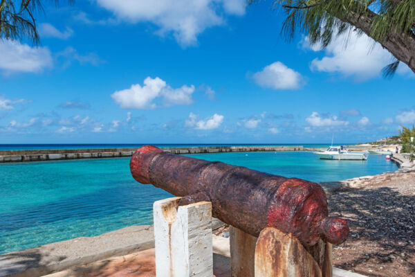 1700s cannon at Deane's Dock, Salt Cay