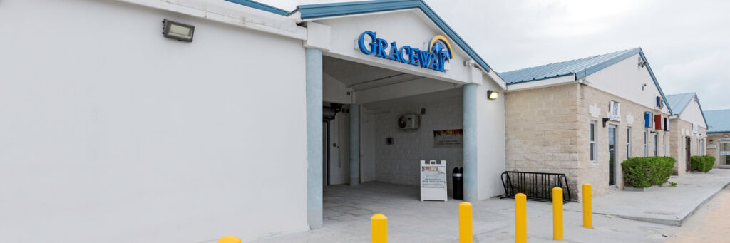 Graceway Grand Turk supermarket exterior