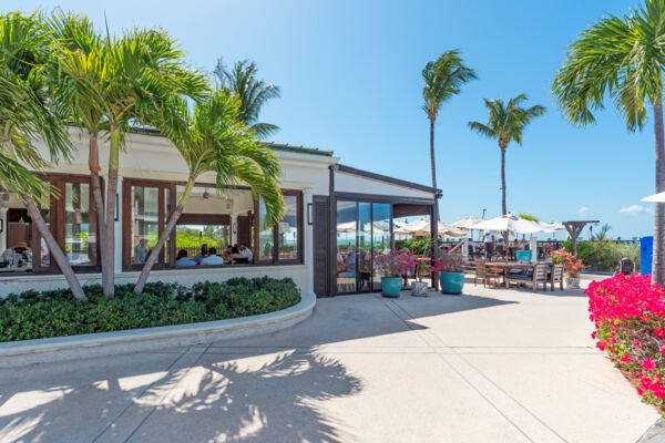 Hemingway's Restaurant on Grace Bay Beach