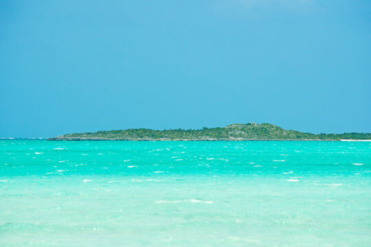 The ocean and bluffs at Joe Grant Cay