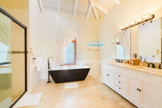 Bathroom with bathtub