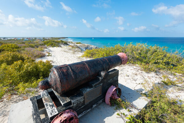 The cannon at Little Bluff Lookout on Salt Cay