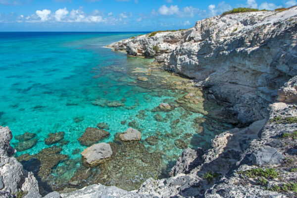 Clear turquoise at the cliff at Little Bluff Lookout in the Turks and Caicos