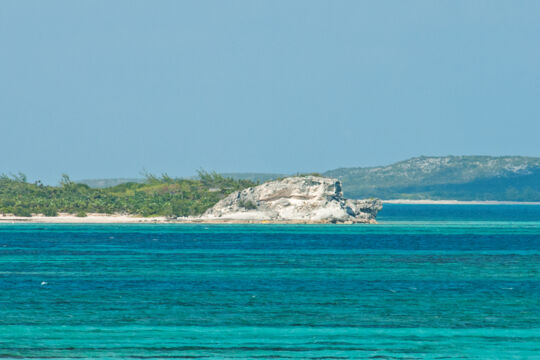 White cliffs and beach at Middle Creek Cay
