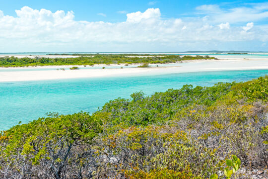Turquoise channel and sandbars at Sand Bore Cay