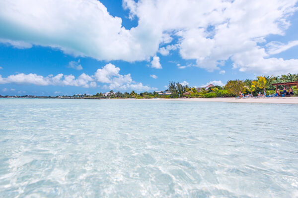 Clear and shallow ocean water at Sapodilla Bay Beach