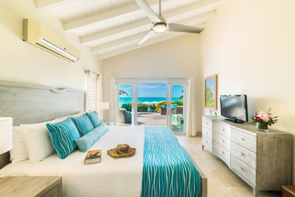 The main bedroom at Sapphire Sunset