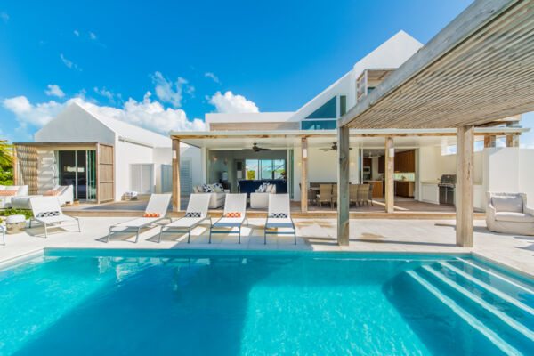 Bathroom in Second Chances villa