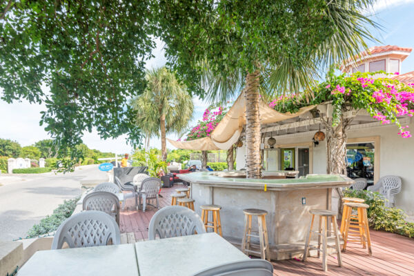 Al fresco seating at Simone's Bar and Grill