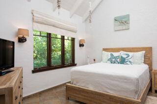 Bedroom with queen bed