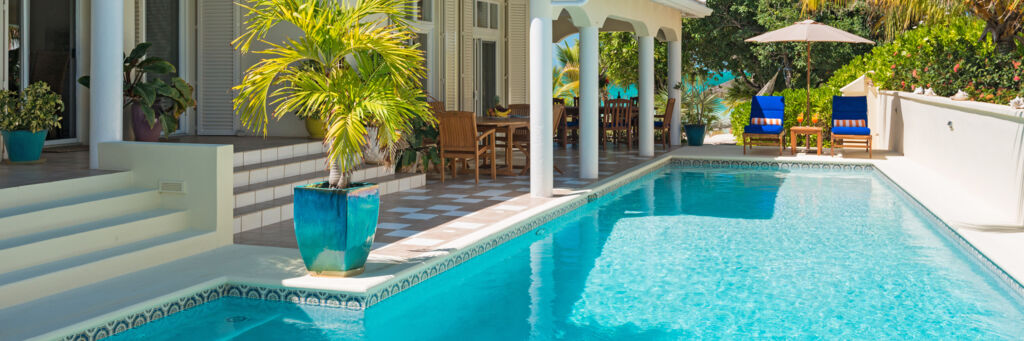 Pool and Villa Oceana at Sapodilla Bay Beach