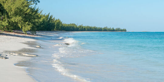 Turquoise water at Whitby Beach on North Caicos