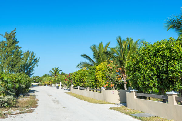 Lane in the settlement of Whitby on North Caicos